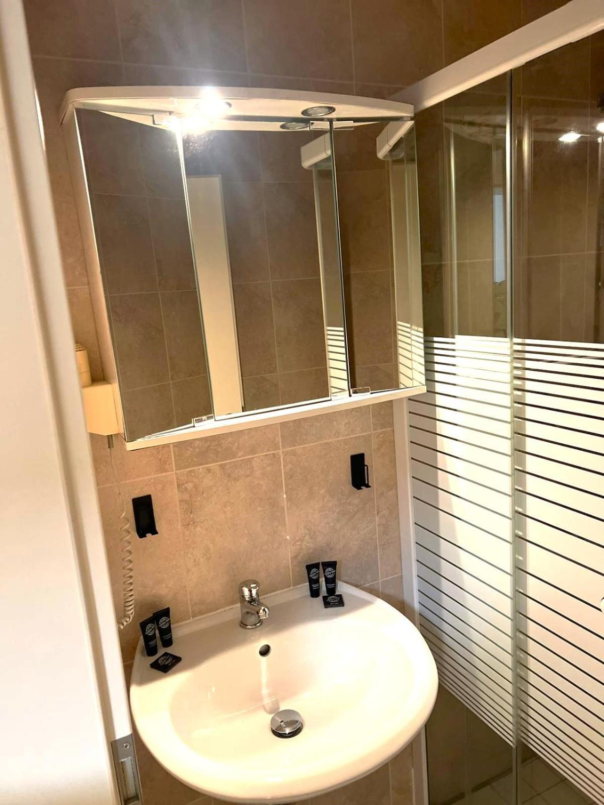 Hotel Castellana Lessien エクステリア 写真