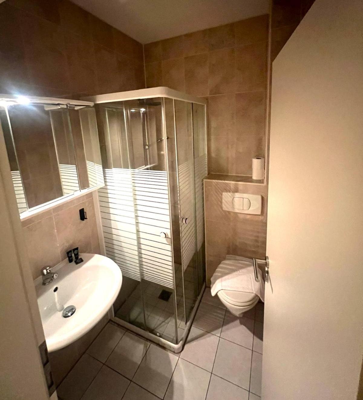 Hotel Castellana Lessien エクステリア 写真