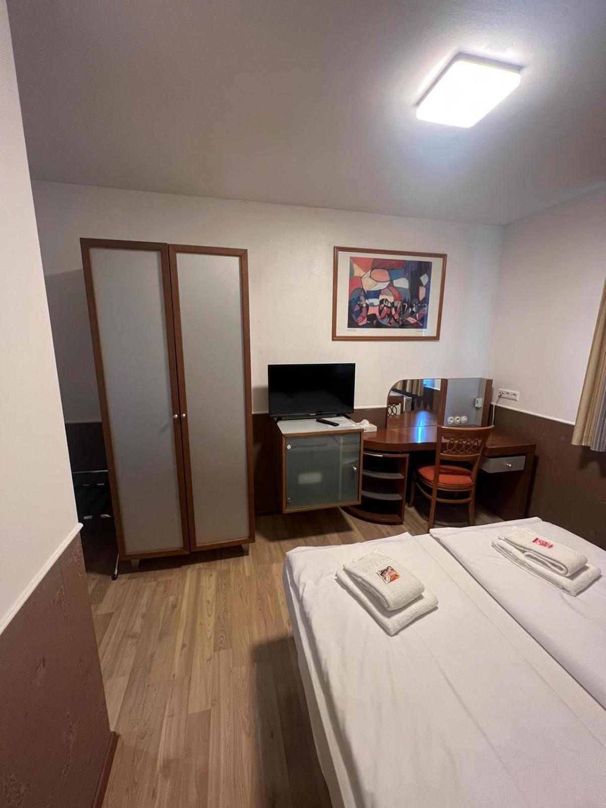Hotel Castellana Lessien エクステリア 写真